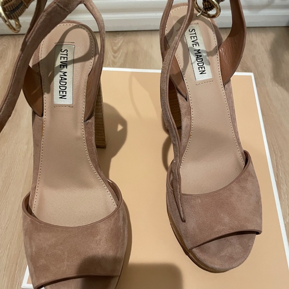 Steve Madden platform suede heels, size 8 - Picture 2 of 2